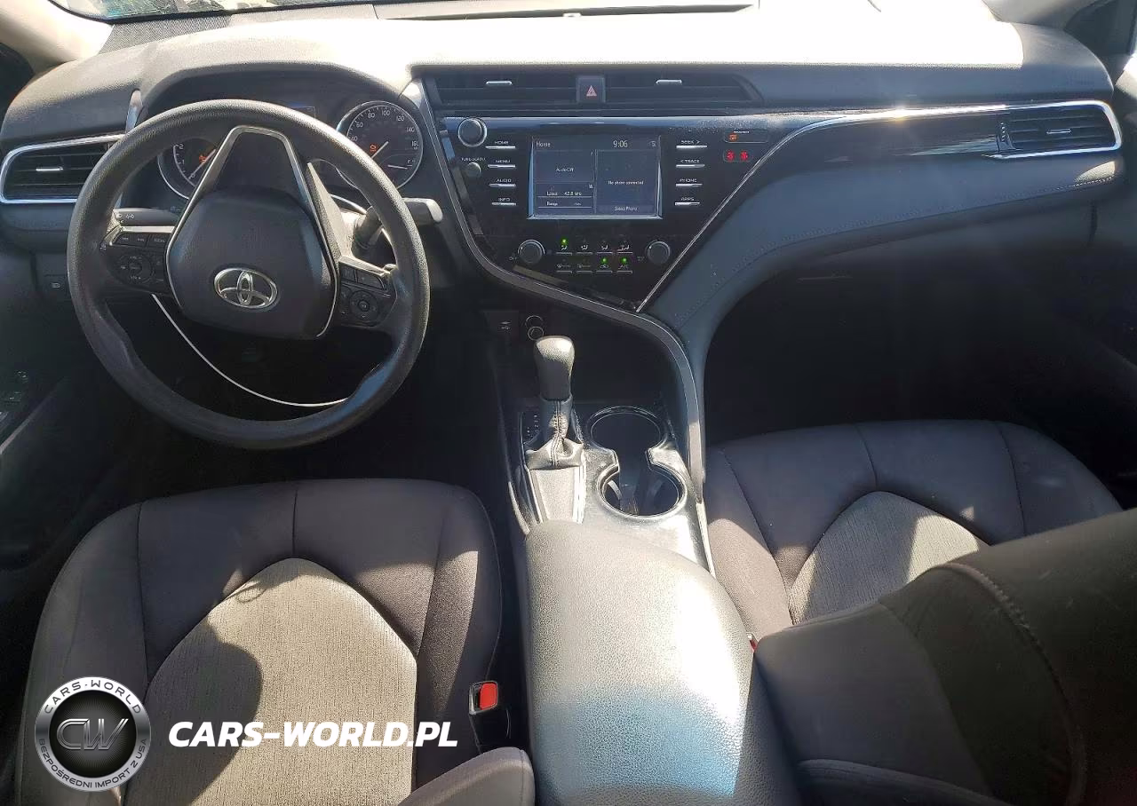 2018 Toyota Camry Le VIN:4T1B11HK8JU636883 - 8