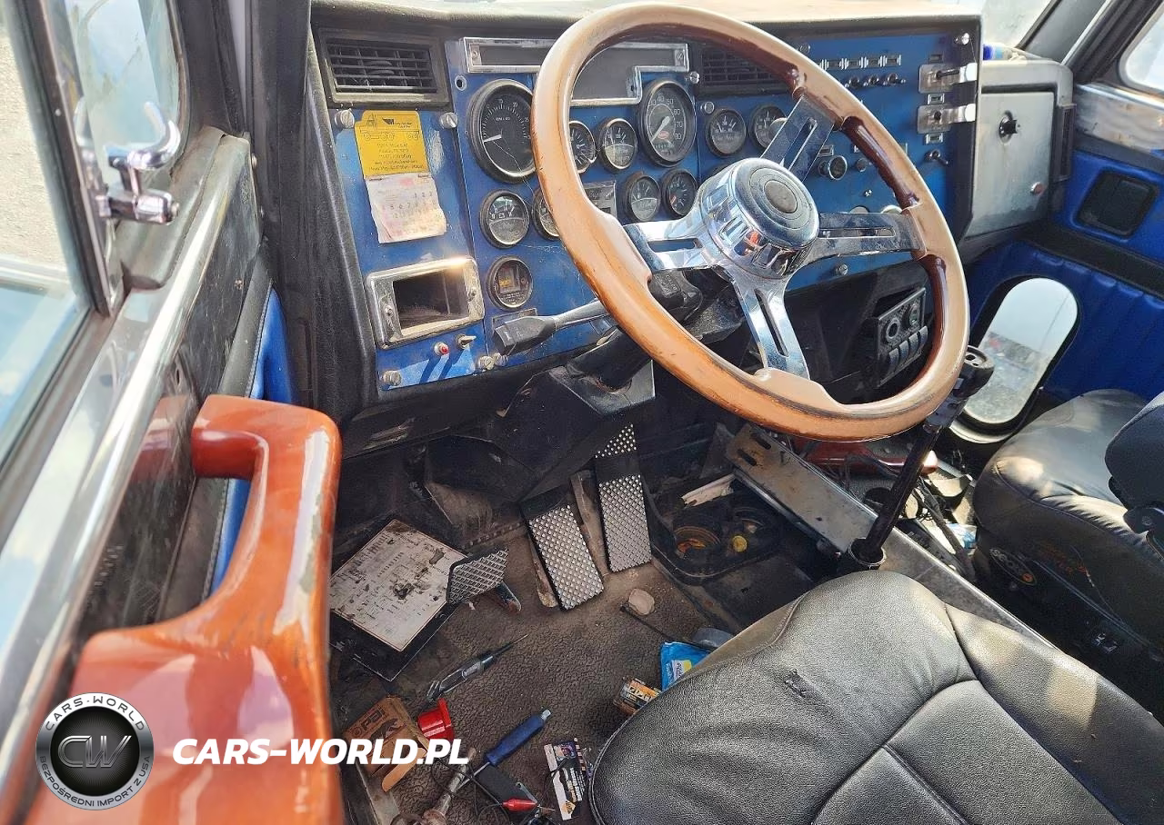 1995 Peterbilt 377 Semi Truck VIN:1XPCD68X4SD378001 - 8