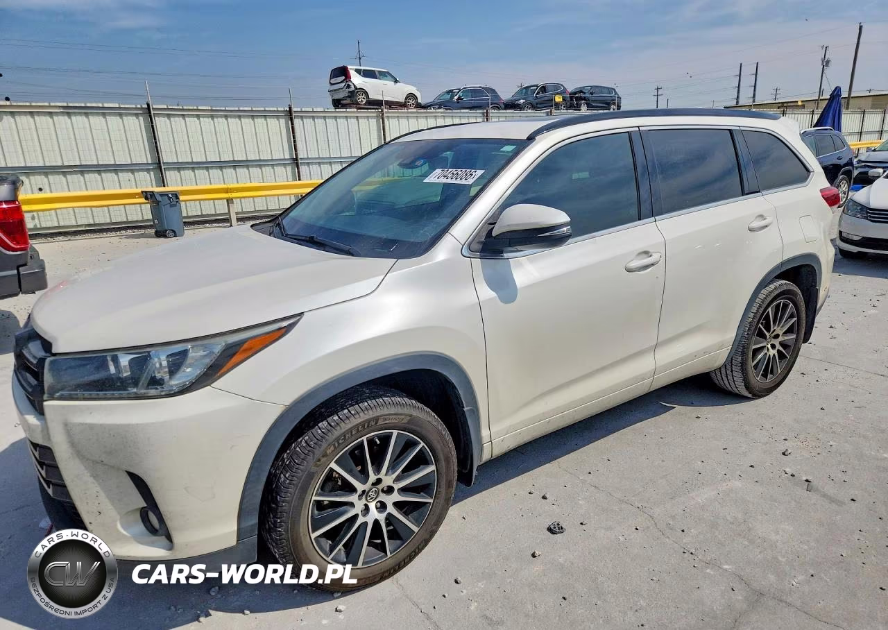 2017 Toyota Highlander Se
