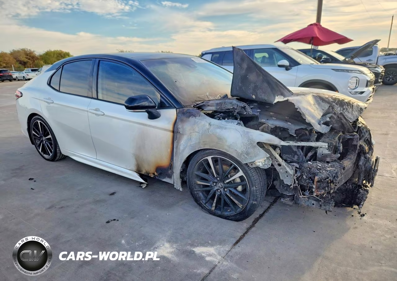 2019 Toyota Camry Xse VIN:4T1B61HK2KU200680 - 4