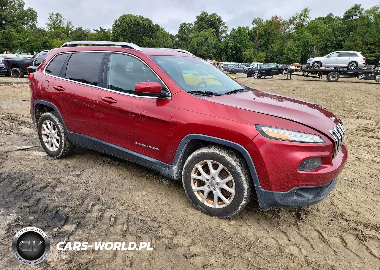 2015 Jeep Cherokee Latitude VIN:1C4PJLCB1FW547892 - 4