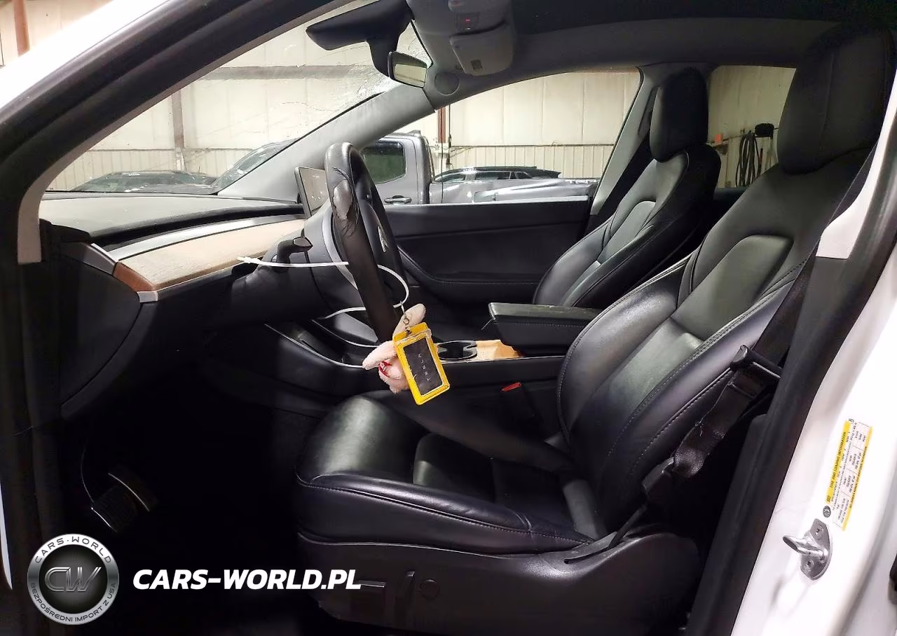 2020 Tesla Model Y VIN:5YJYGDEEXLF044278 - 7