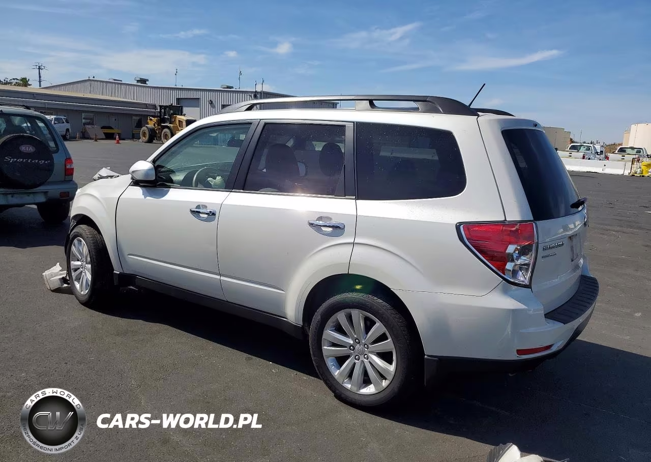 2013 Subaru Forester 2.5X Premium VIN:JF2SHADC4DG433458 - 2