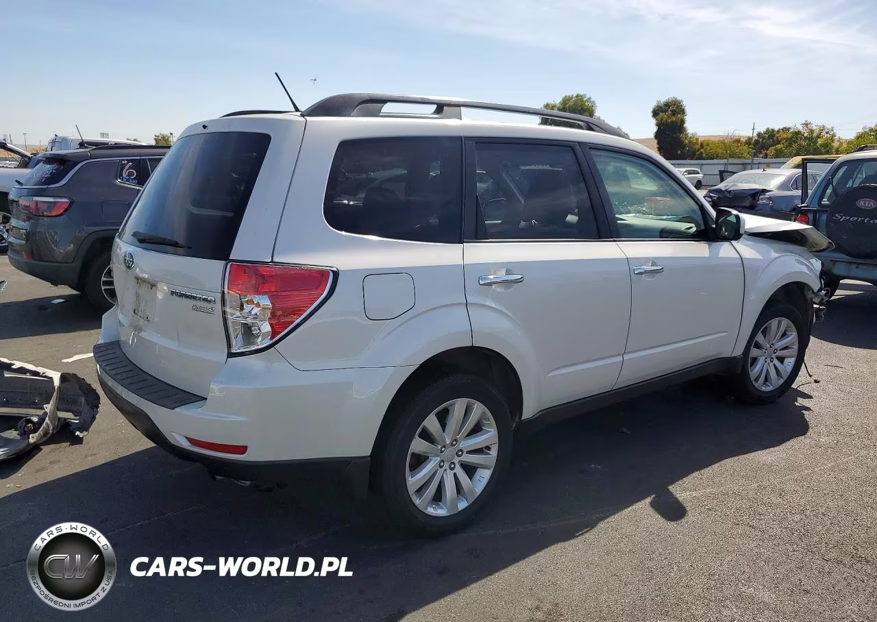 2013 Subaru Forester 2.5X Premium VIN:JF2SHADC4DG433458 - 3