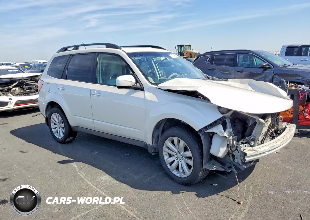 2013 Subaru Forester 2.5X Premium VIN:JF2SHADC4DG433458 - 4