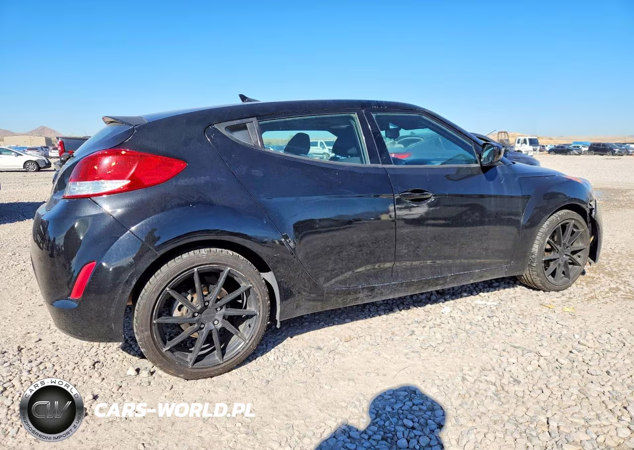 2017 Hyundai Veloster Value Edition VIN:KMHTC6AD1HU316032 - 3