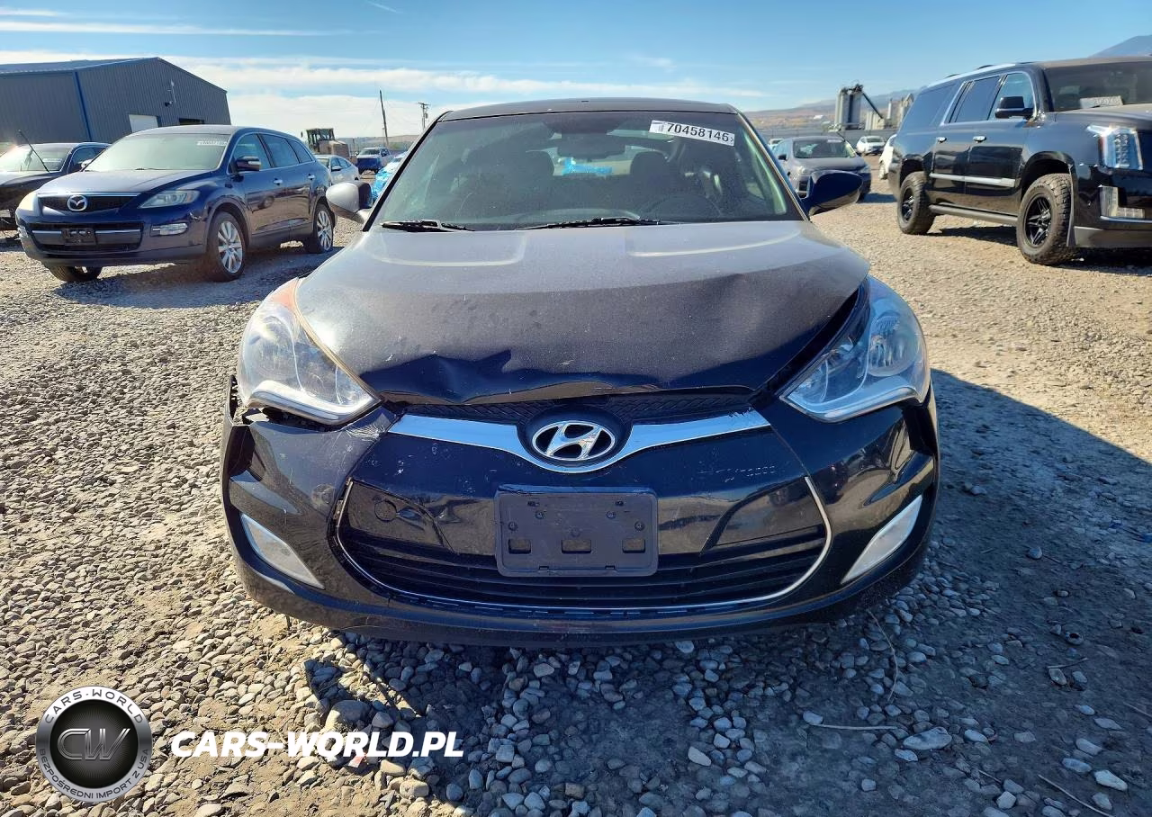 2017 Hyundai Veloster Value Edition VIN:KMHTC6AD1HU316032 - 5