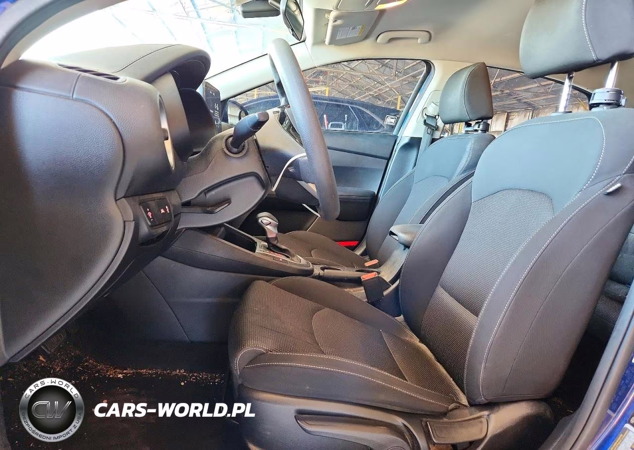 2019 Kia Forte Lxs VIN:3KPF24AD6KE120988 - 7