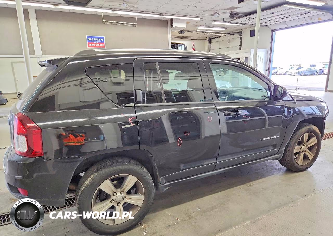 2016 Jeep Compass Latitude VIN:1C4NJDEB1GD745945 - 3