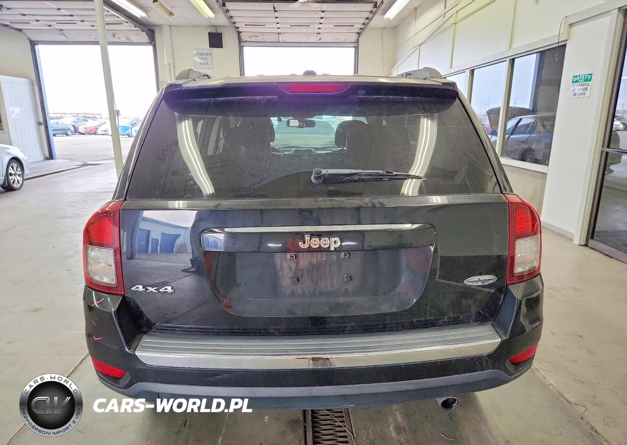 2016 Jeep Compass Latitude VIN:1C4NJDEB1GD745945 - 6