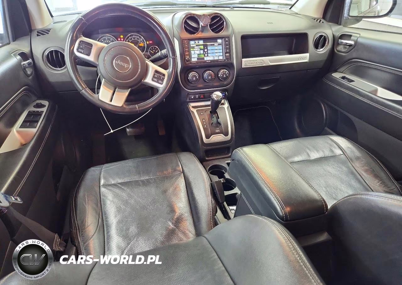 2016 Jeep Compass Latitude VIN:1C4NJDEB1GD745945 - 8