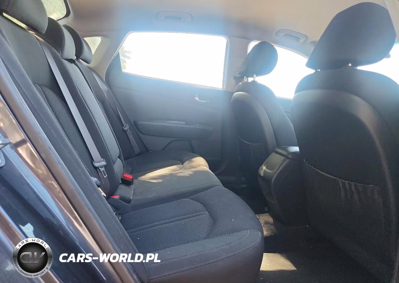 2016 Kia Optima Lx VIN:KNAGT4L32G5108567 - 10