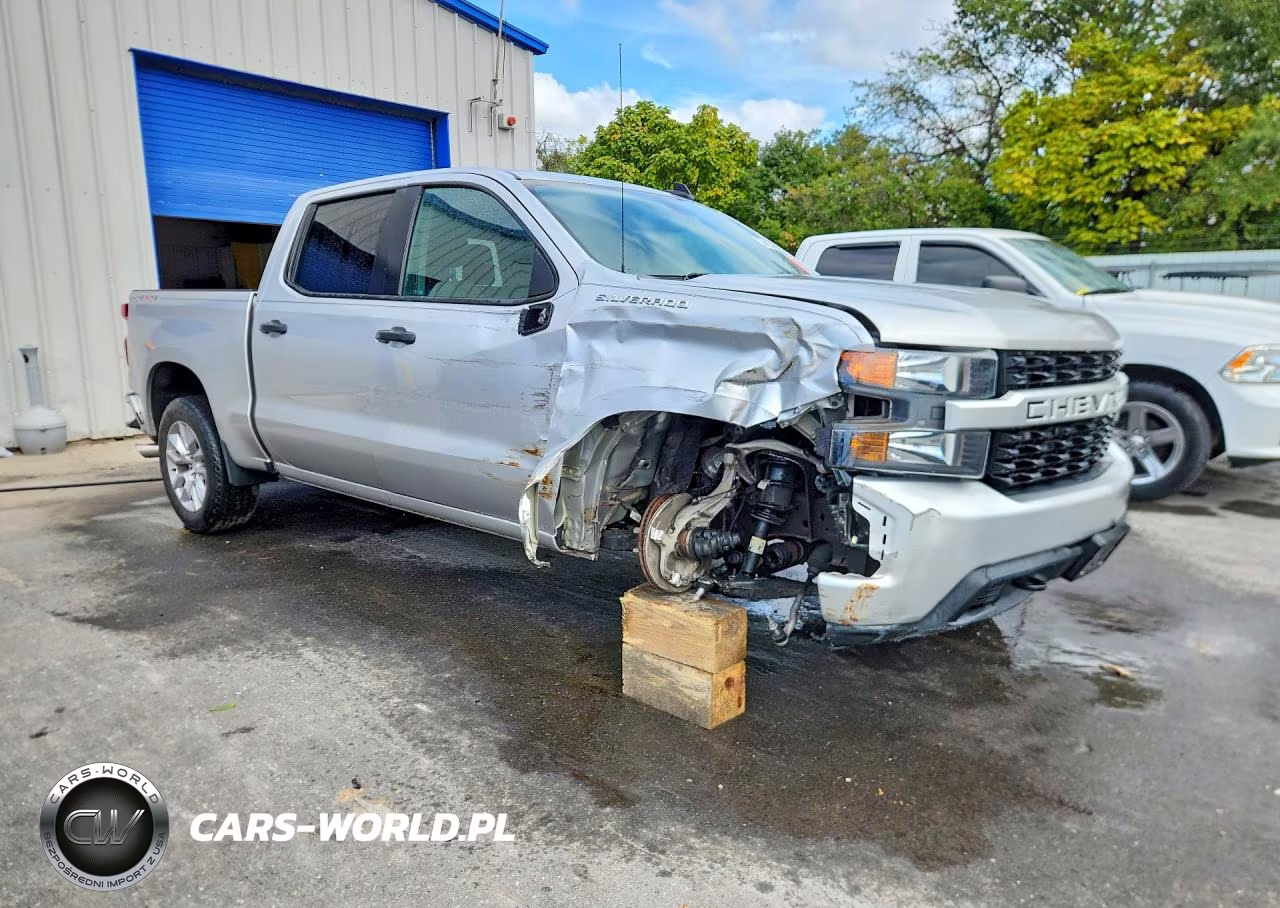 2019 Chevrolet Silverado K1500 Custom VIN:3GCPYBEH2KG102044 - 4