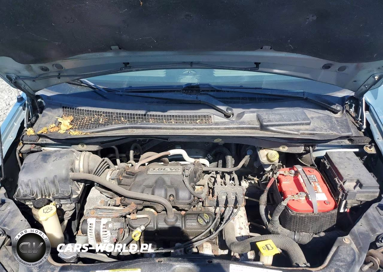 2008 Chrysler Town-Country VIN:2A8HR54P88R754058 - 11