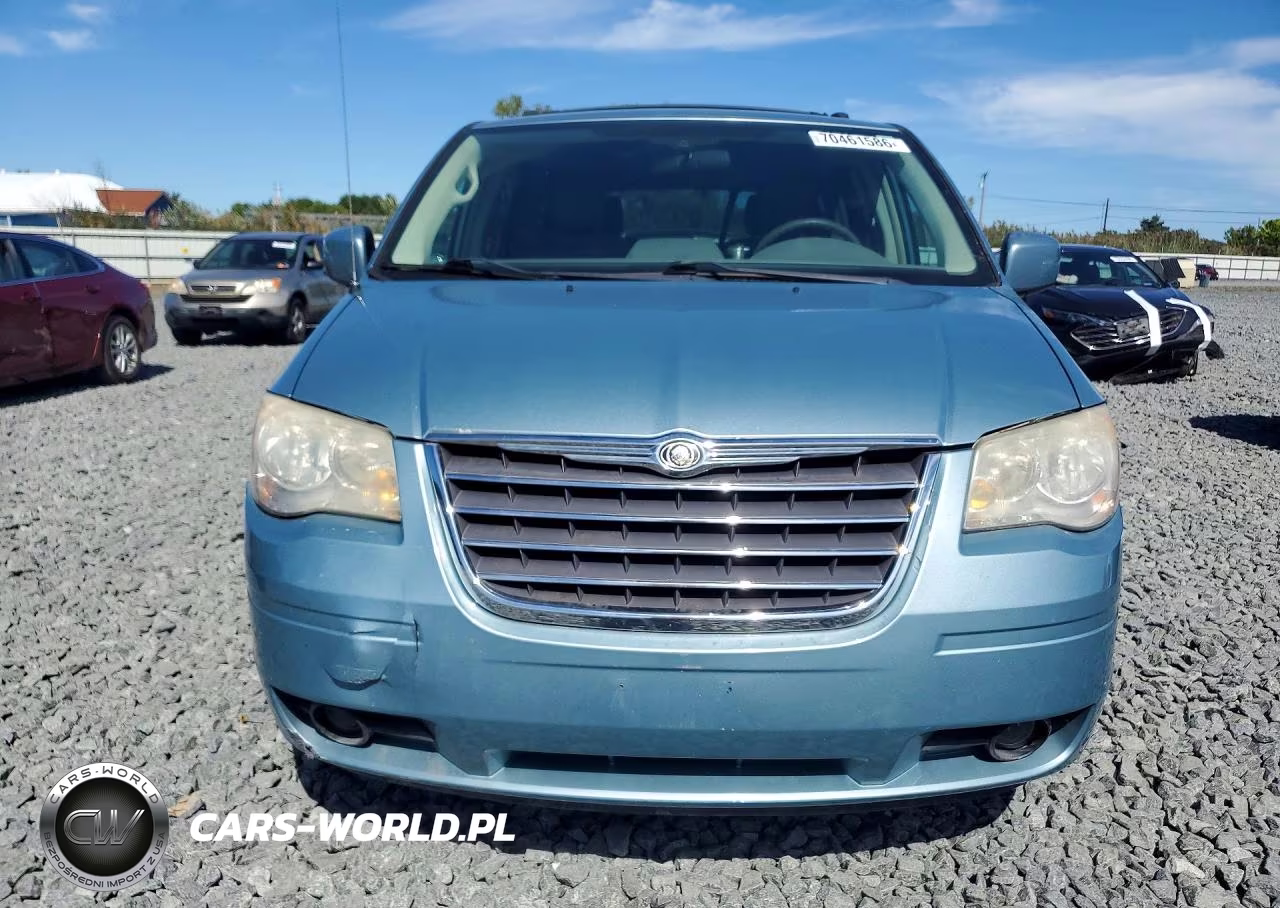 2008 Chrysler Town-Country VIN:2A8HR54P88R754058 - 5