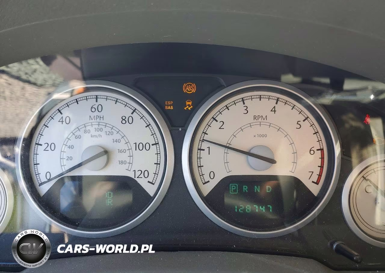 2008 Chrysler Town-Country VIN:2A8HR54P88R754058 - 9