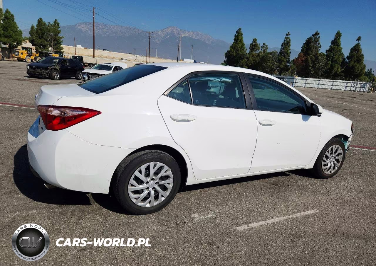 2019 Toyota Corolla Le VIN:2T1BURHE5KC139261 - 3
