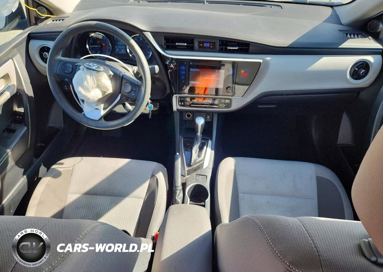 2019 Toyota Corolla Le VIN:2T1BURHE5KC139261 - 8