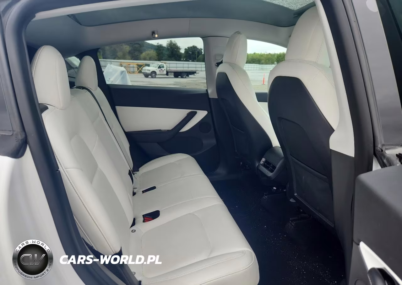 2021 Tesla Model Y VIN:5YJYGDEE5MF064374 - 10