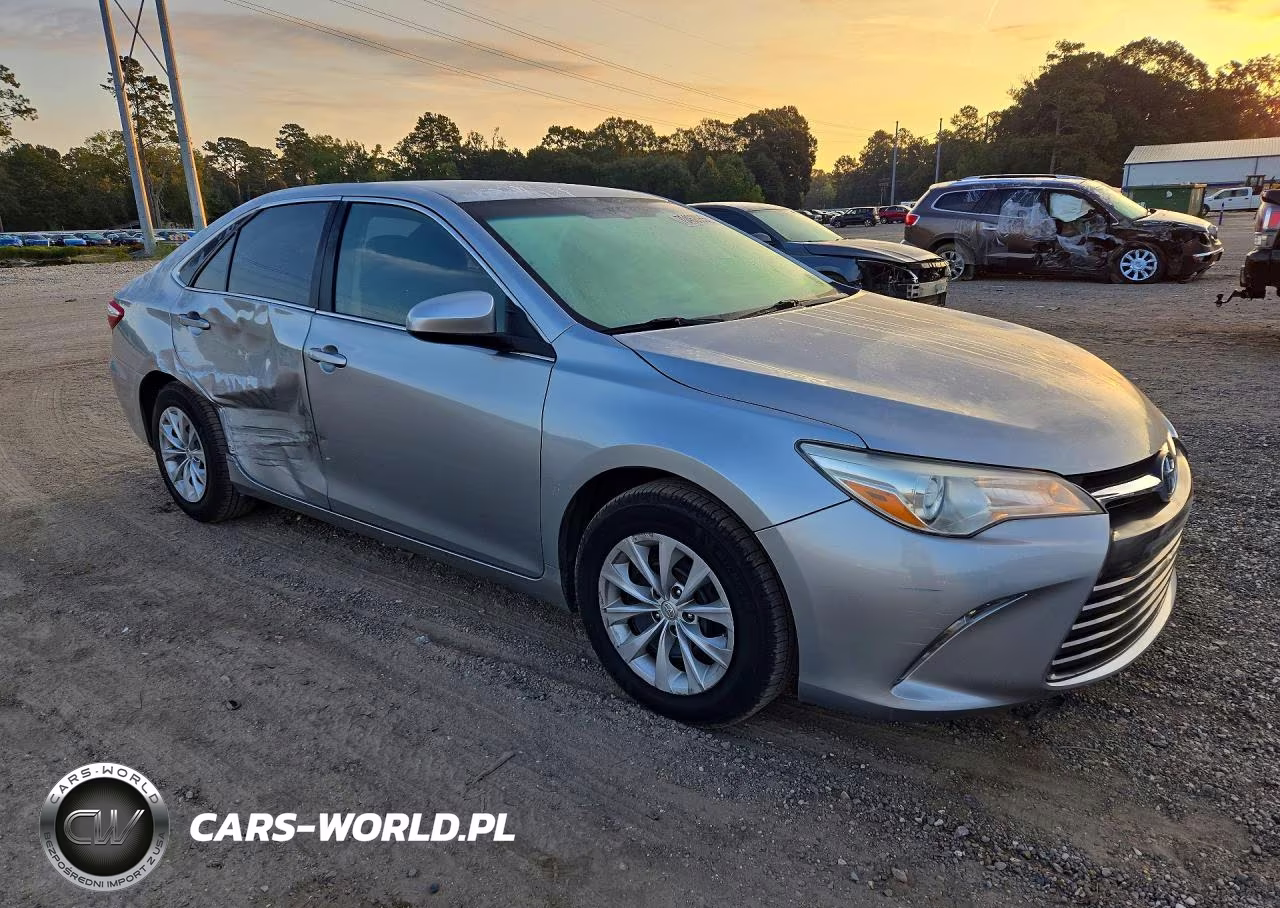 2016 Toyota Camry Le VIN:4T4BF1FK2GR573153 - 4