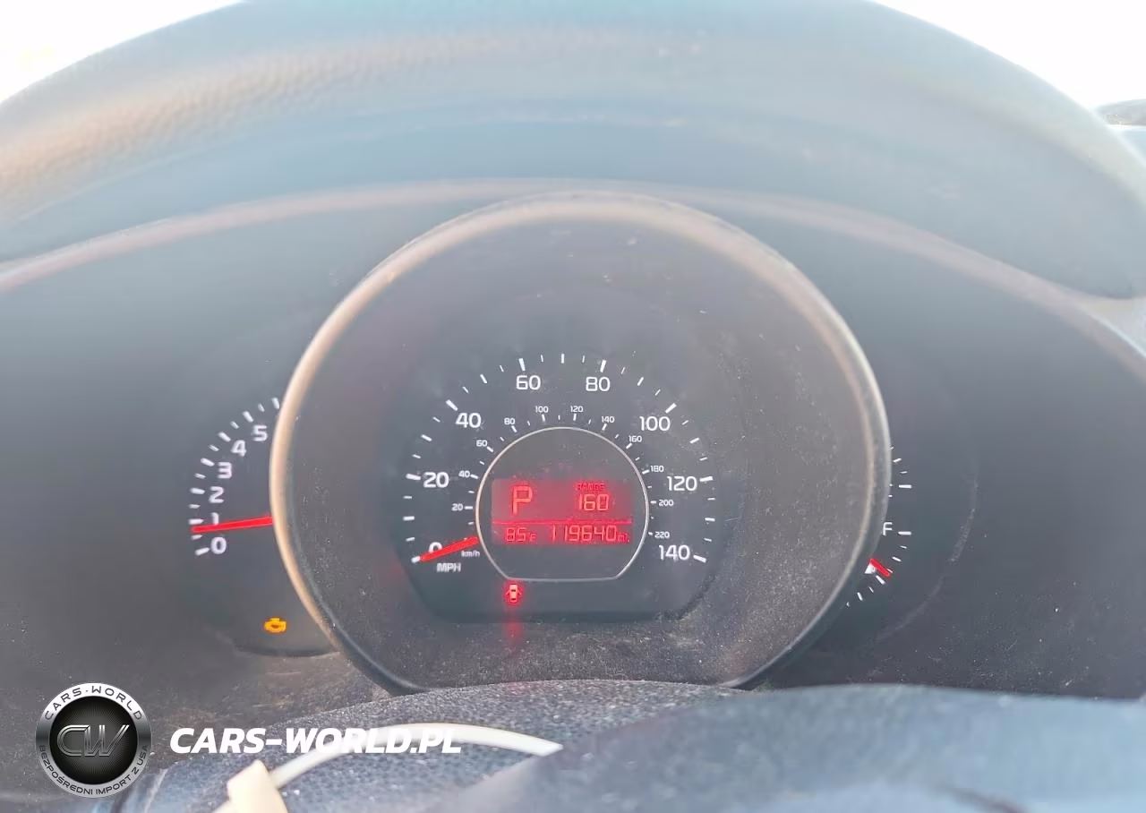 2015 Kia Soul + VIN:KNDJP3A55F7207298 - 9