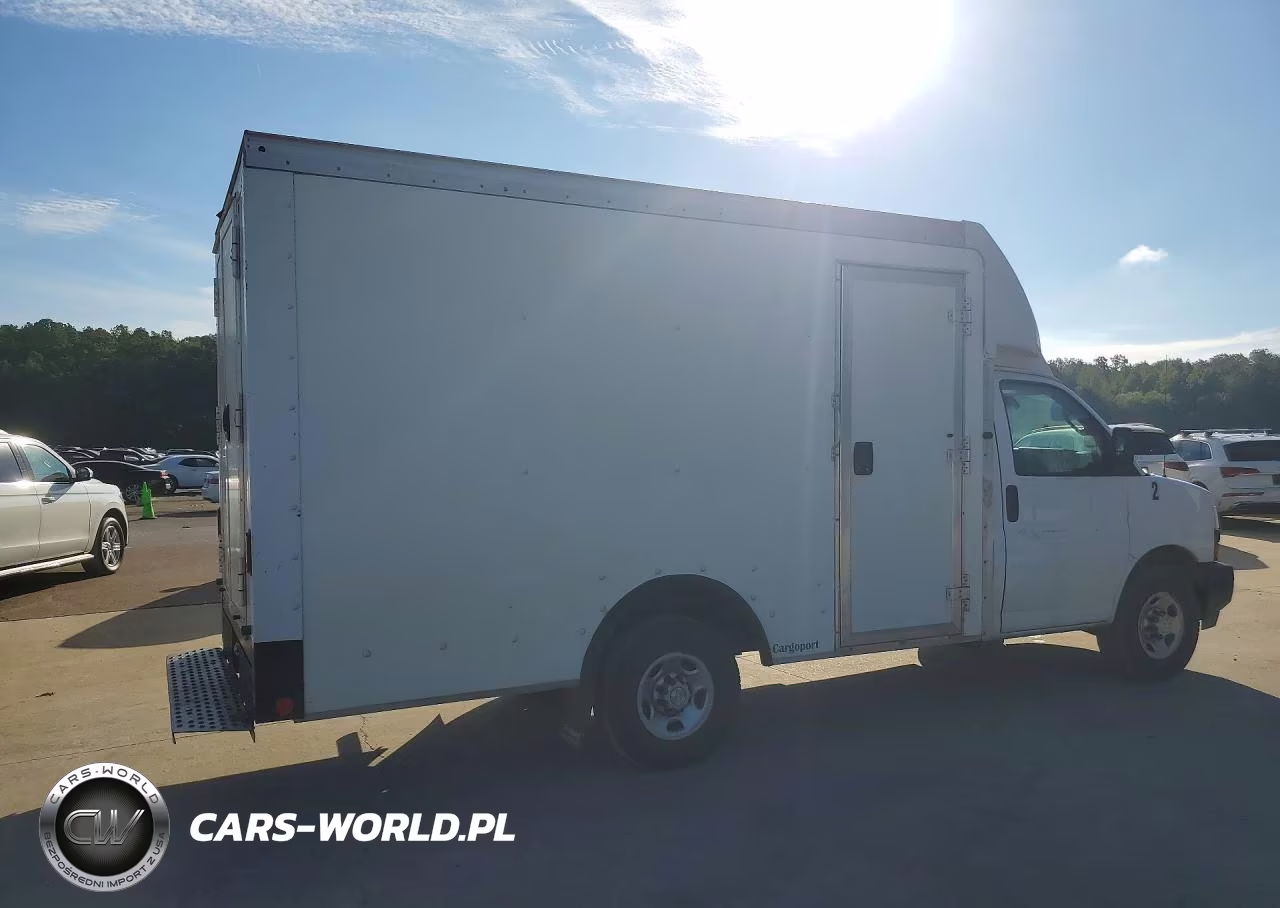 2022 Chevrolet Express Delivery Truck VIN:1GB0GRF7XN1139983 - 3