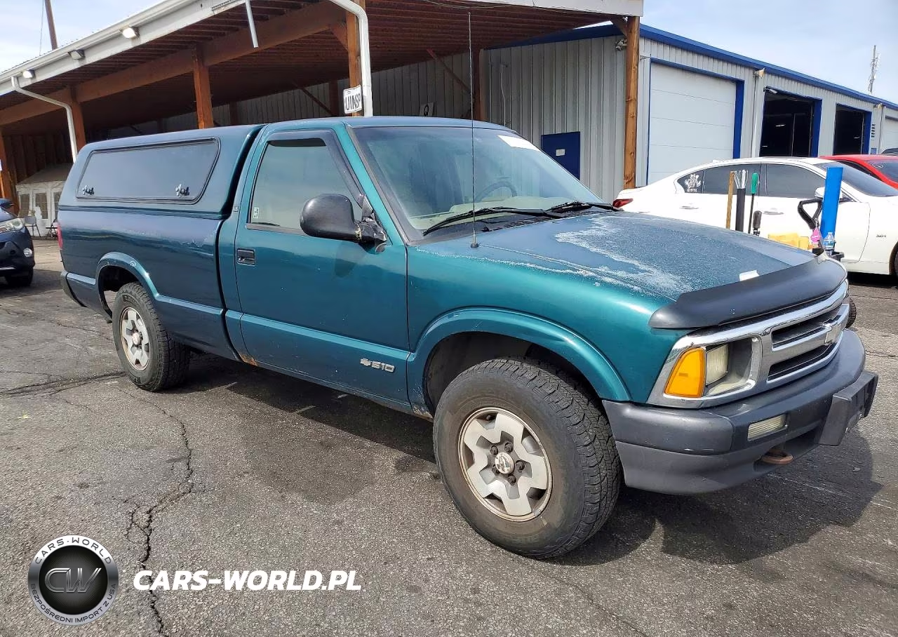 1997 Chevrolet S Truck S10 VIN:1GCDT14XXV8146985 - 4