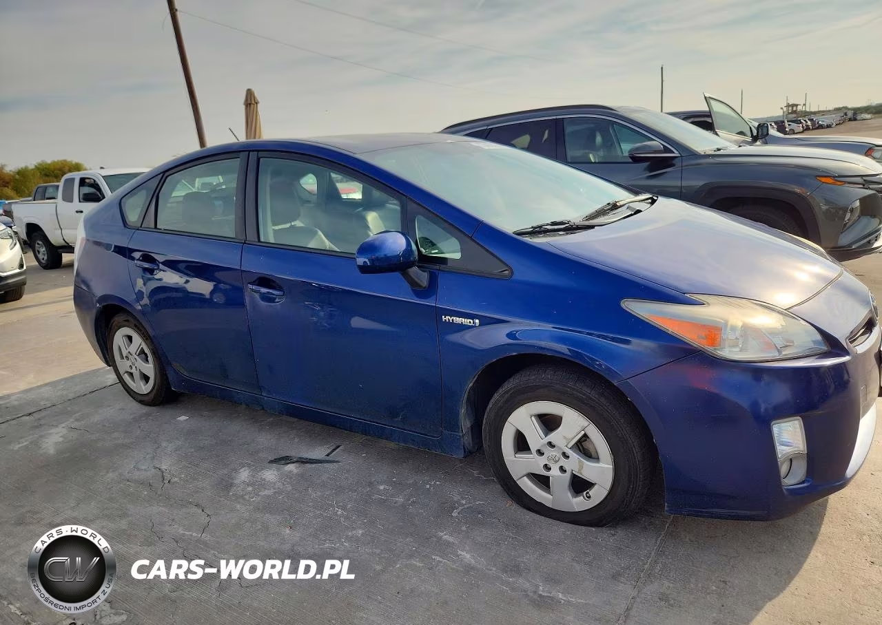 2011 Toyota Prius Two VIN:JTDKN3DUXB5344305 - 4