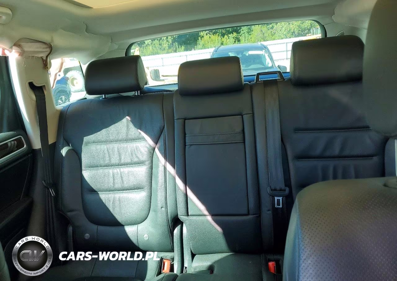 2016 Volkswagen Touareg Tdi VIN:WVGEP9BP7GD000706 - 10