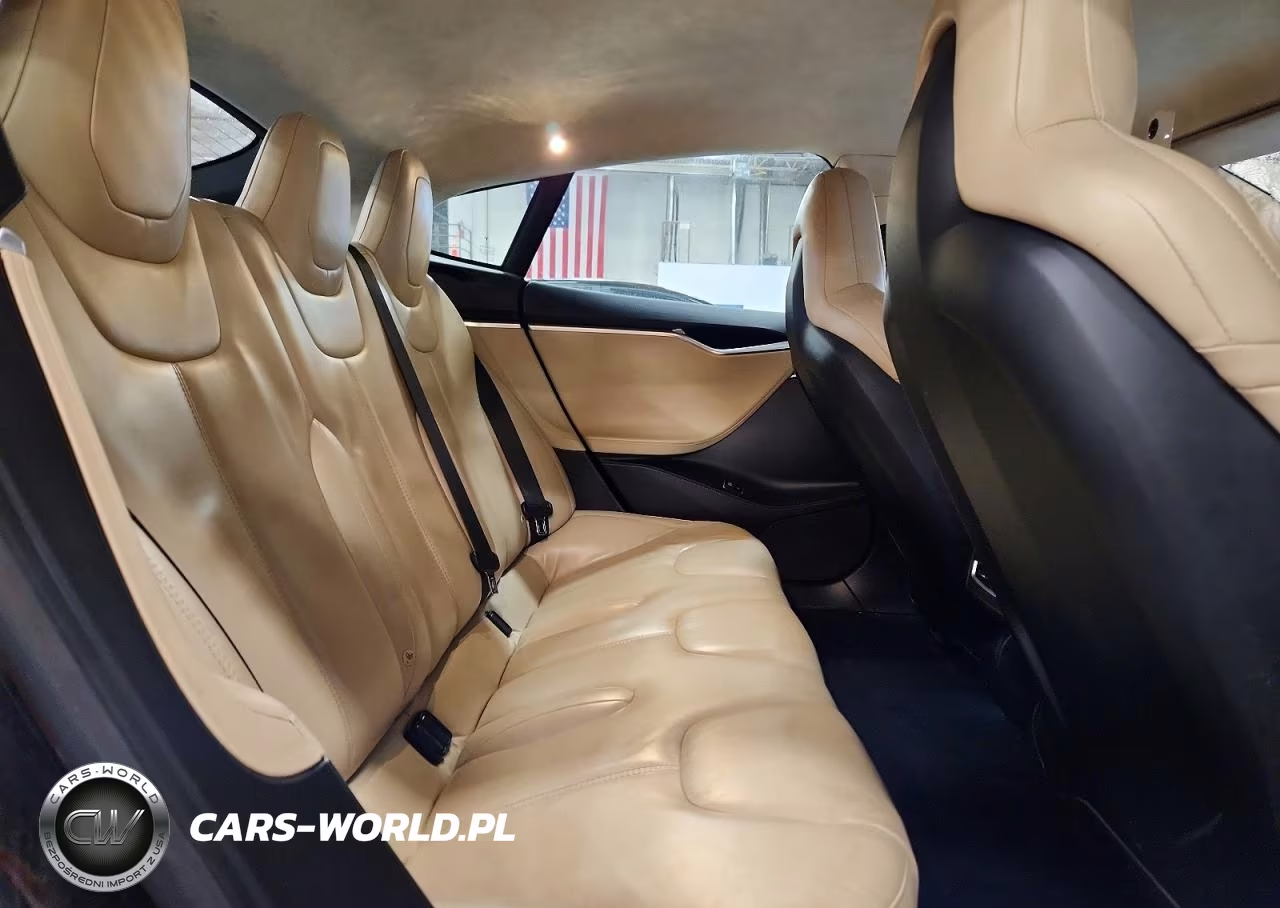 2015 Tesla Model S VIN:5YJSA1E28FF118670 - 10