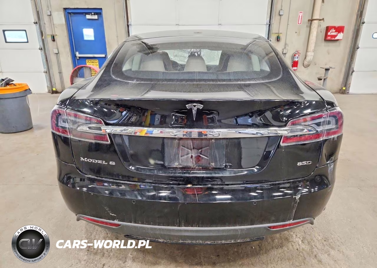 2015 Tesla Model S VIN:5YJSA1E28FF118670 - 6