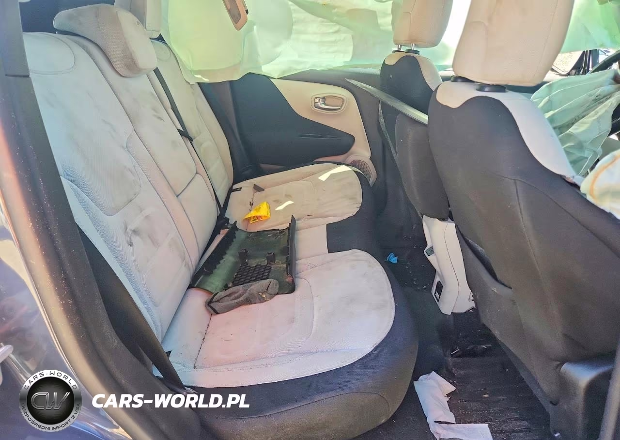 2020 Jeep Renegade Latitude VIN:ZACNJABB6LPL10172 - 10