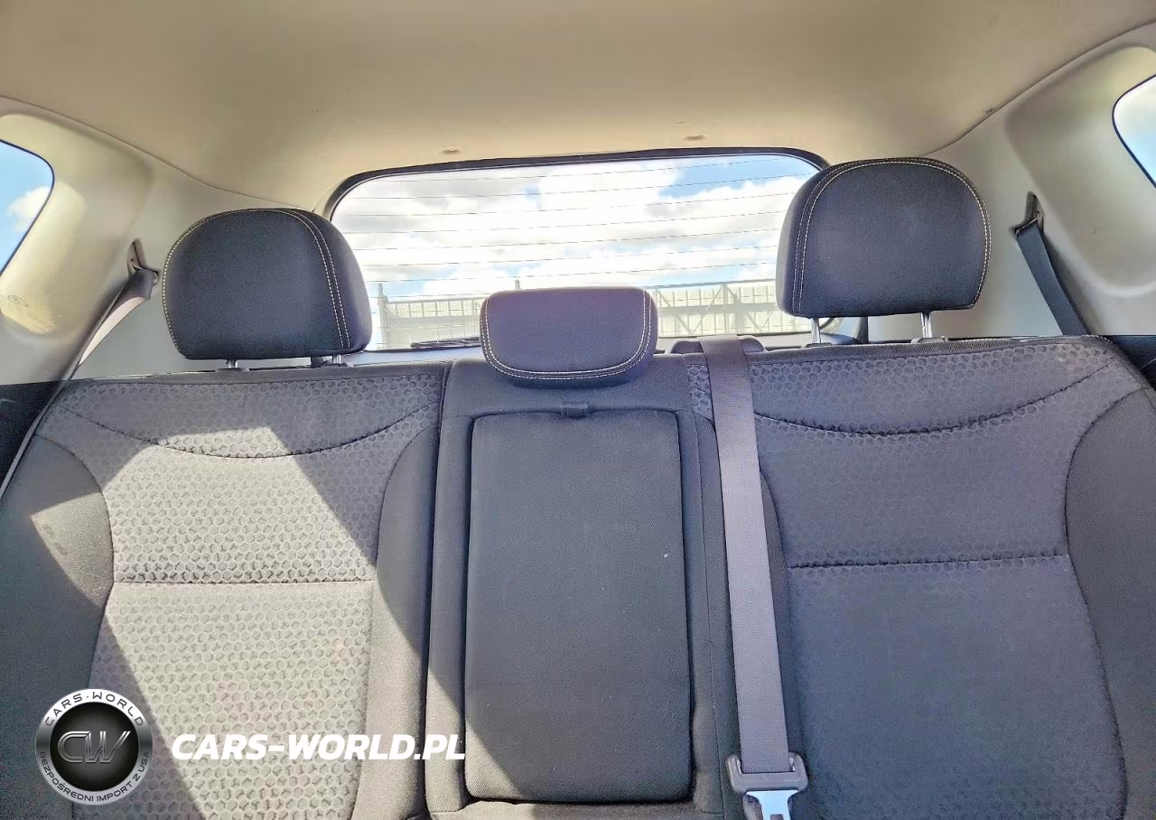2015 Kia Soul + VIN:KNDJP3A54F7212427 - 10