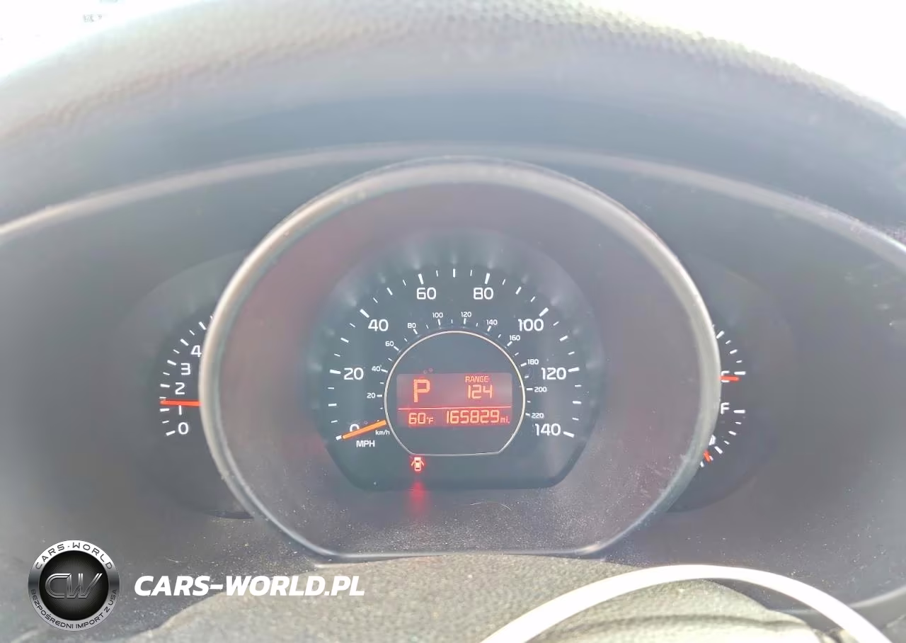 2015 Kia Soul + VIN:KNDJP3A54F7212427 - 9