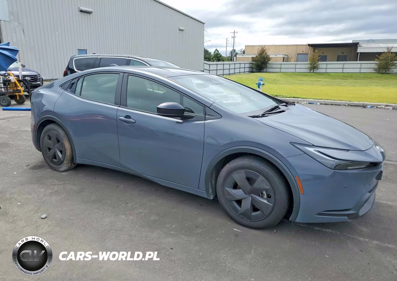 2024 Toyota Prius Le VIN:JTDACAAU1R3027576 - 4