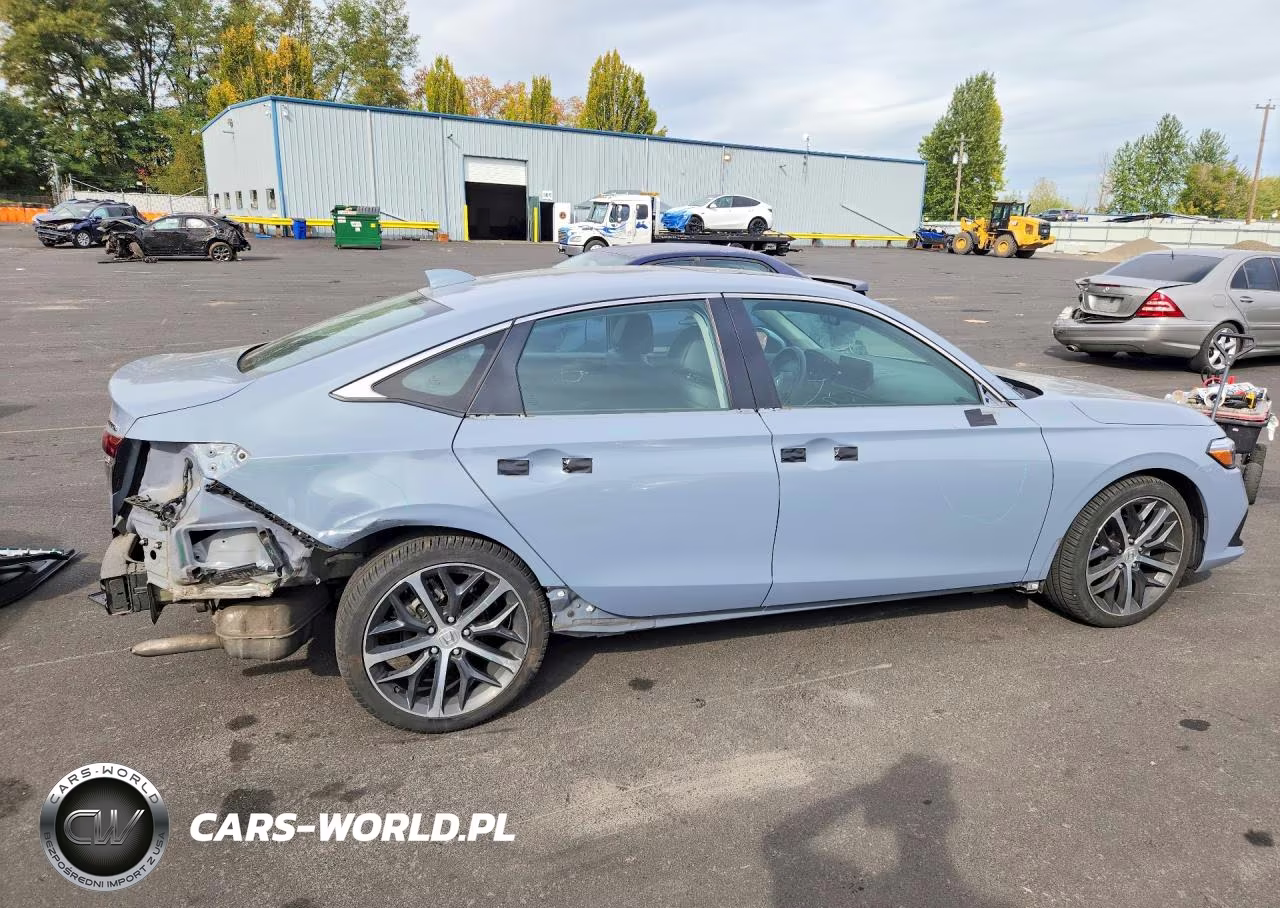 2024 Honda Civic Touring VIN:2HGFE1F95RH329018 - 3