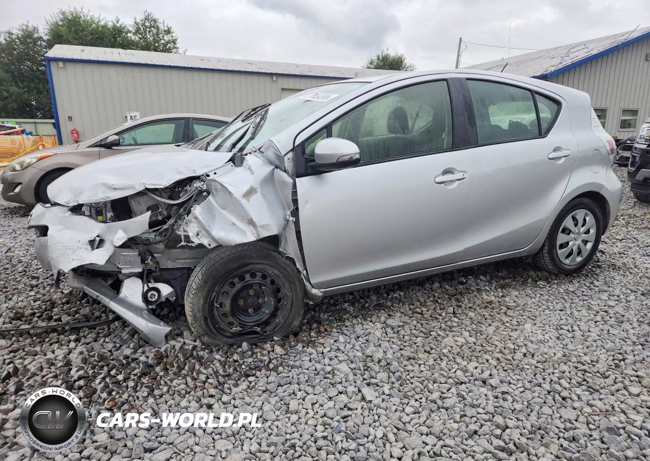 2013 Toyota Prius C Two VIN:JTDKDTB33D1554994 - 1