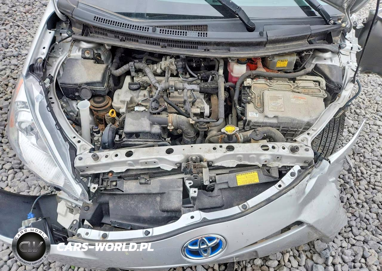2013 Toyota Prius C Two VIN:JTDKDTB33D1554994 - 11