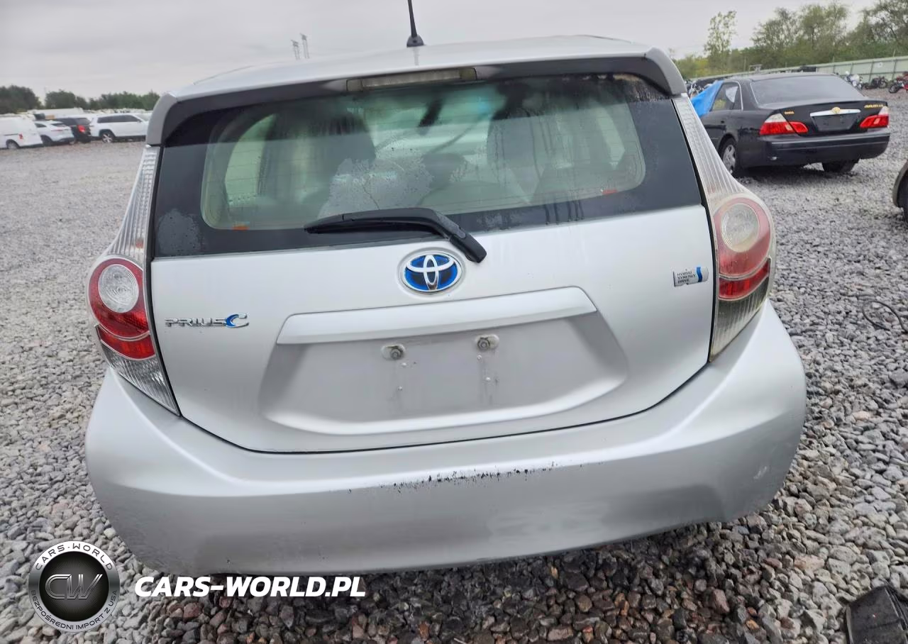 2013 Toyota Prius C Two VIN:JTDKDTB33D1554994 - 6