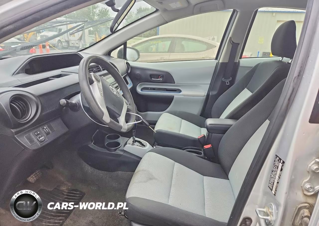 2013 Toyota Prius C Two VIN:JTDKDTB33D1554994 - 7