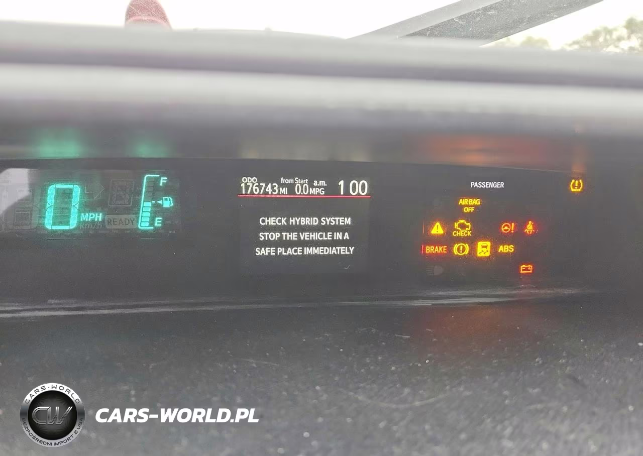 2013 Toyota Prius C Two VIN:JTDKDTB33D1554994 - 9