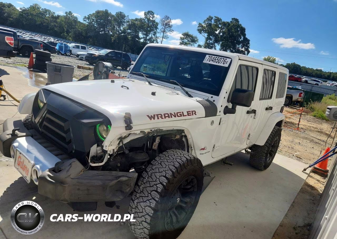 2015 Jeep Wrangler Unlimited Sahara VIN:1C4BJWEG7FL529841 - 1