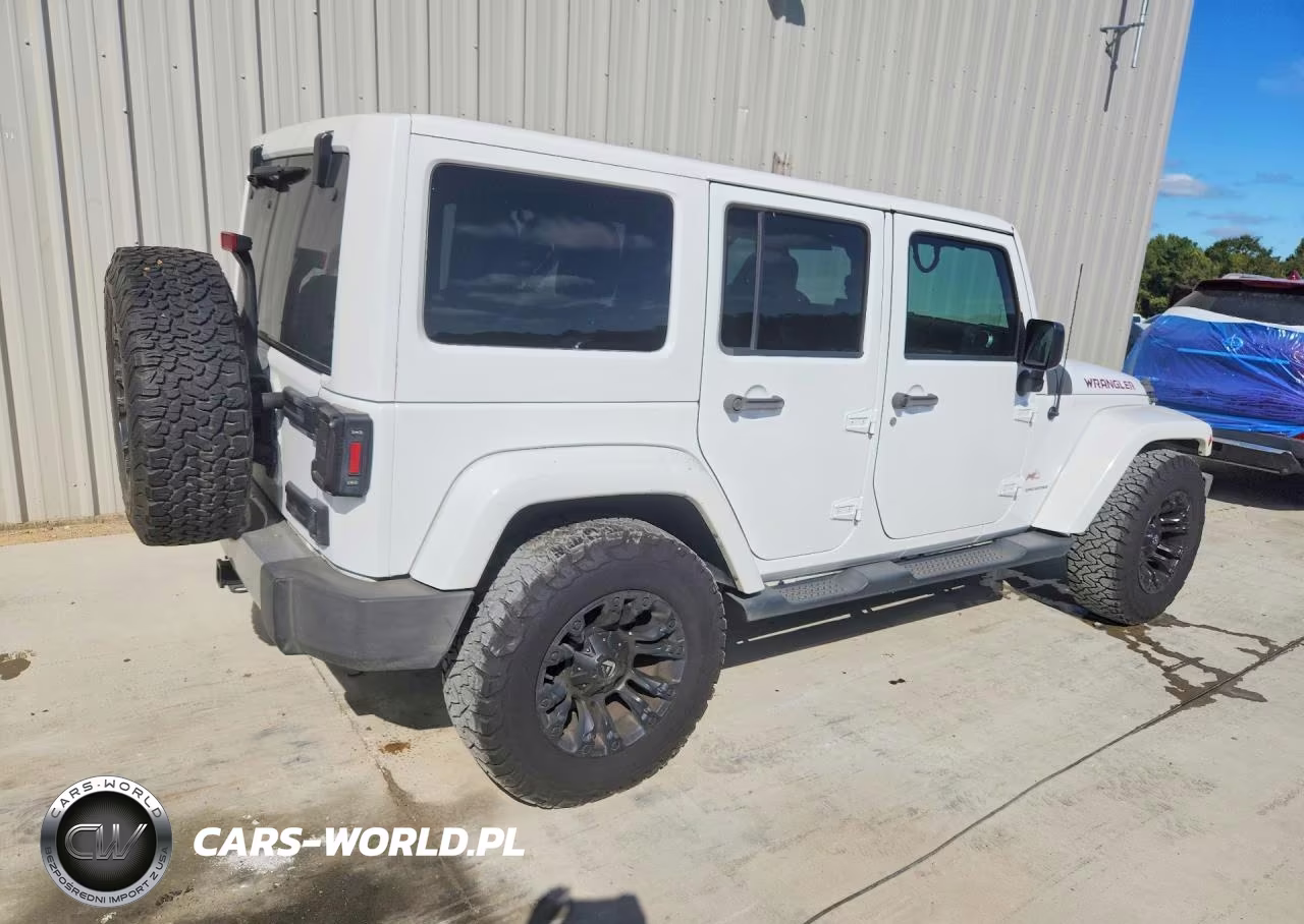 2015 Jeep Wrangler Unlimited Sahara VIN:1C4BJWEG7FL529841 - 3