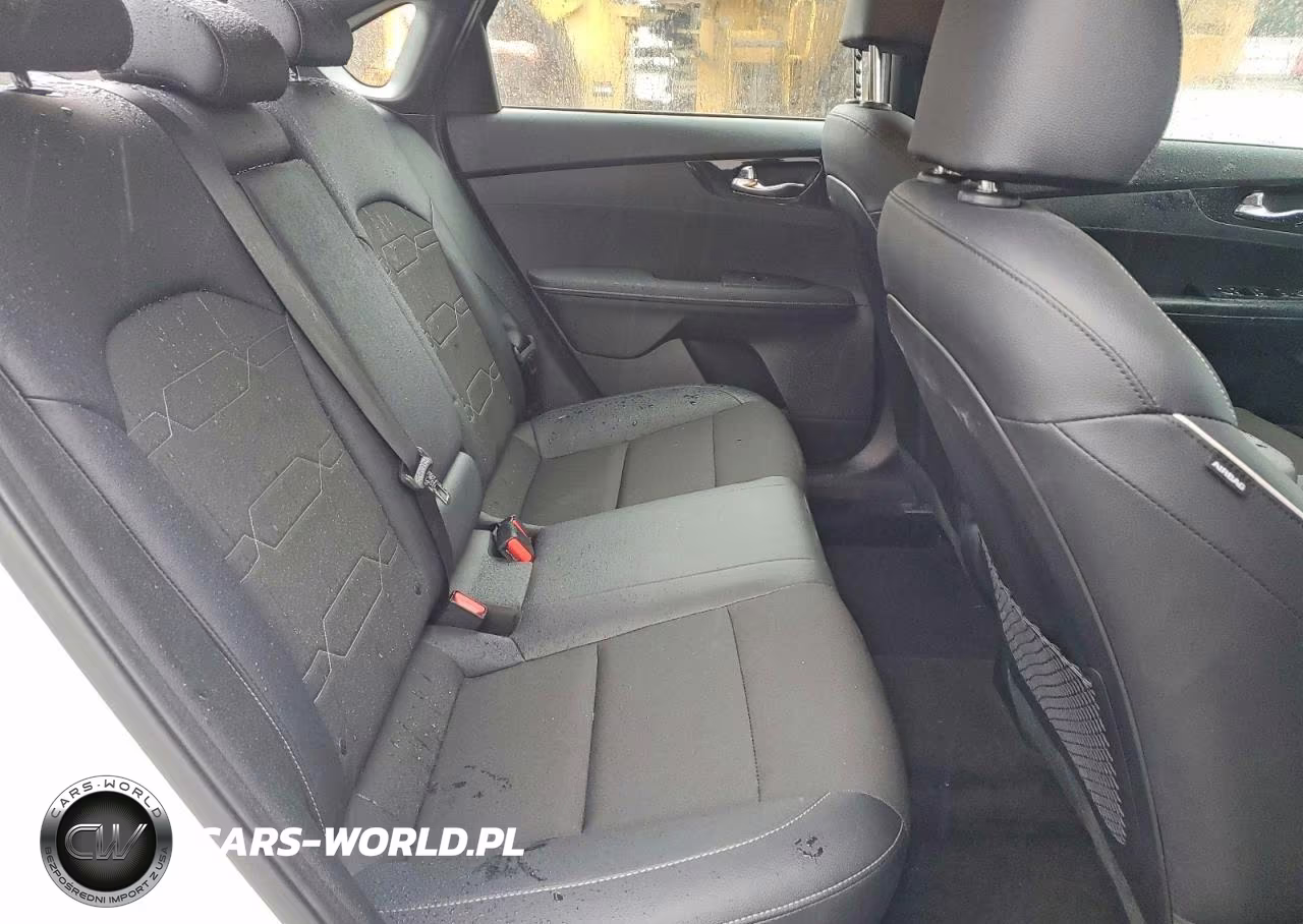 2024 Kia Forte Gt Line VIN:3KPF54AD3RE821957 - 10