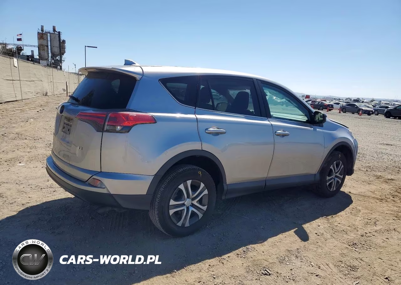 2018 Toyota Rav4 Le VIN:2T3ZFREV6JW415870 - 3
