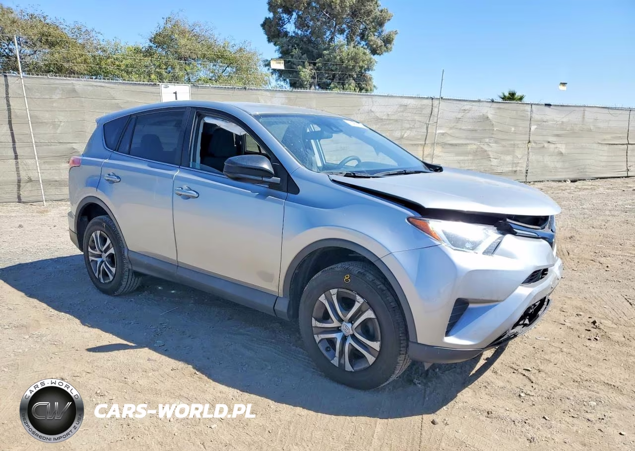 2018 Toyota Rav4 Le VIN:2T3ZFREV6JW415870 - 4