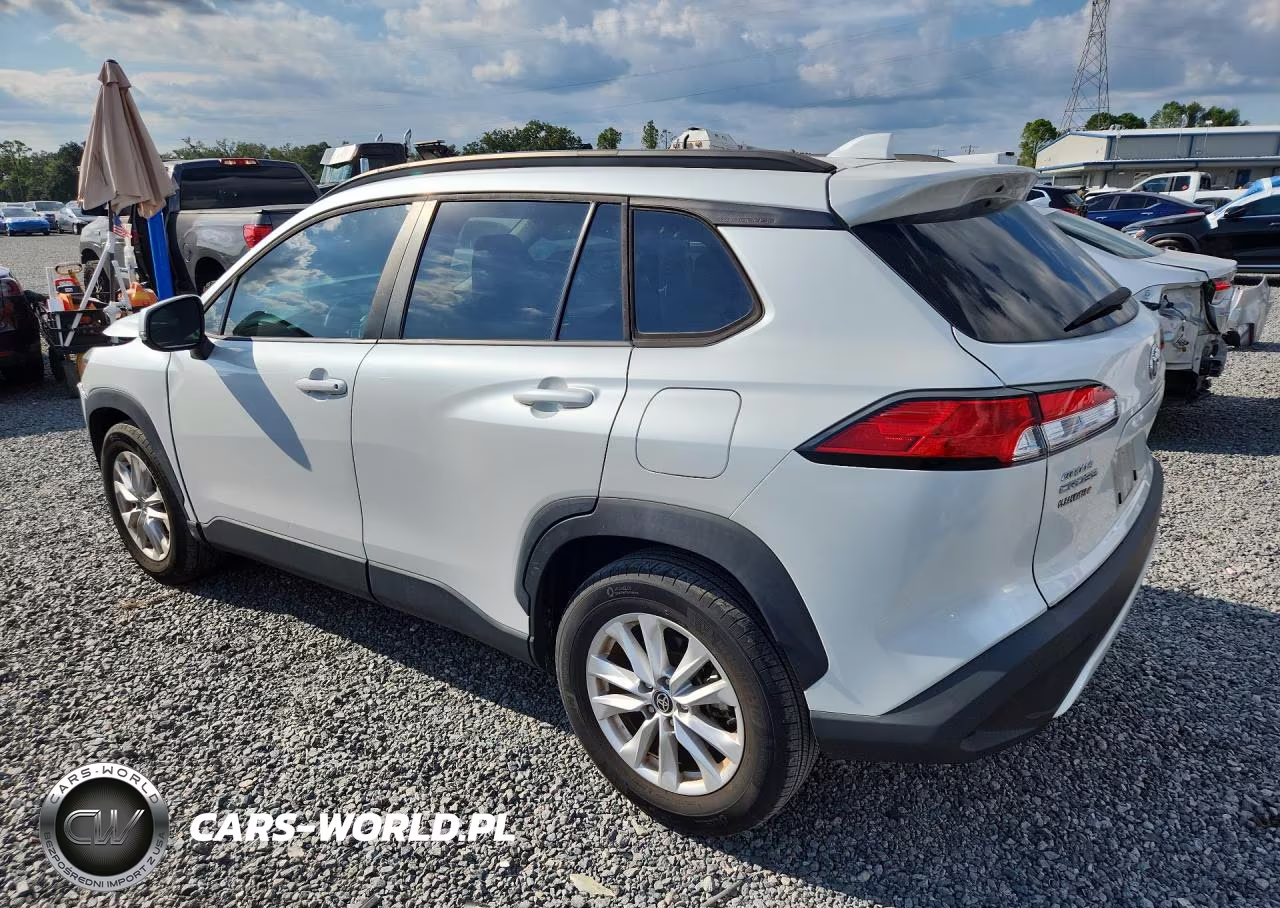 2022 Toyota Corolla Cross Le VIN:7MUCAAAG6NV021831 - 2