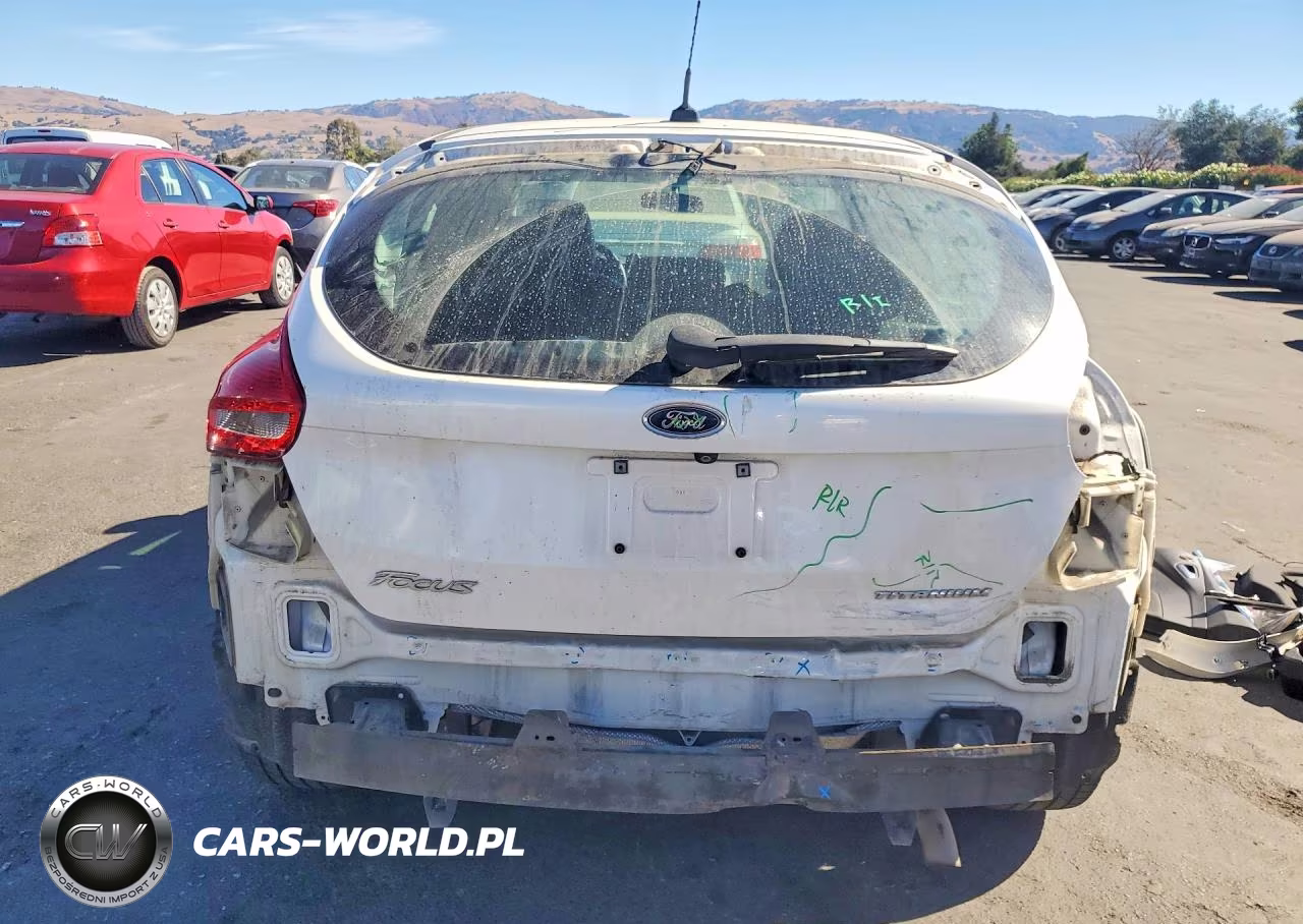 2015 Ford Focus Titanium VIN:1FADP3N26FL387126 - 6