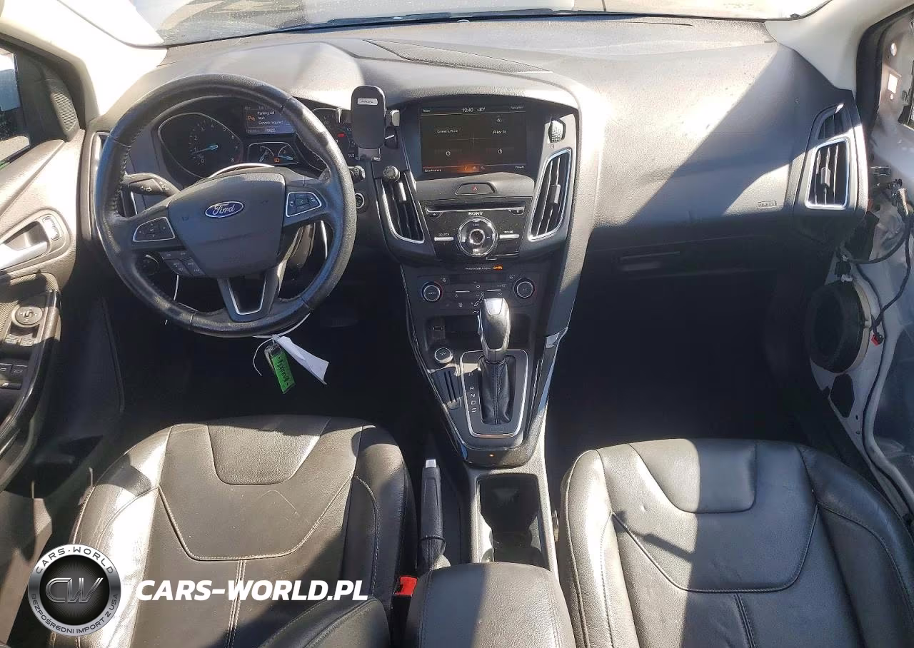 2015 Ford Focus Titanium VIN:1FADP3N26FL387126 - 8