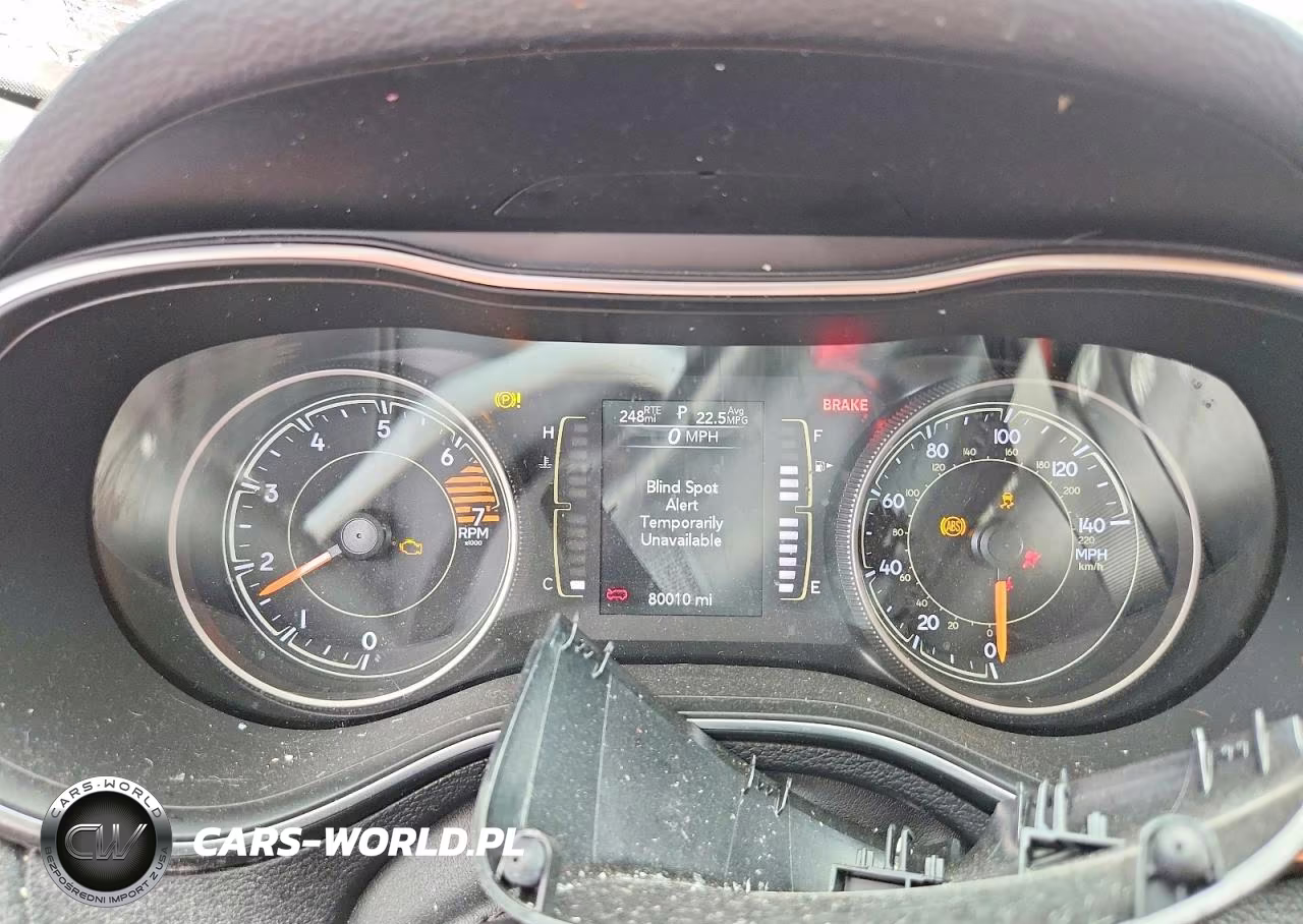 2019 Jeep Cherokee Latitude Plus VIN:1C4PJLLB4KD411410 - 9